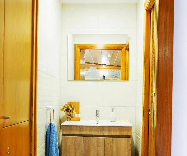 Casa Do Ribeiro * Lago (Braga)